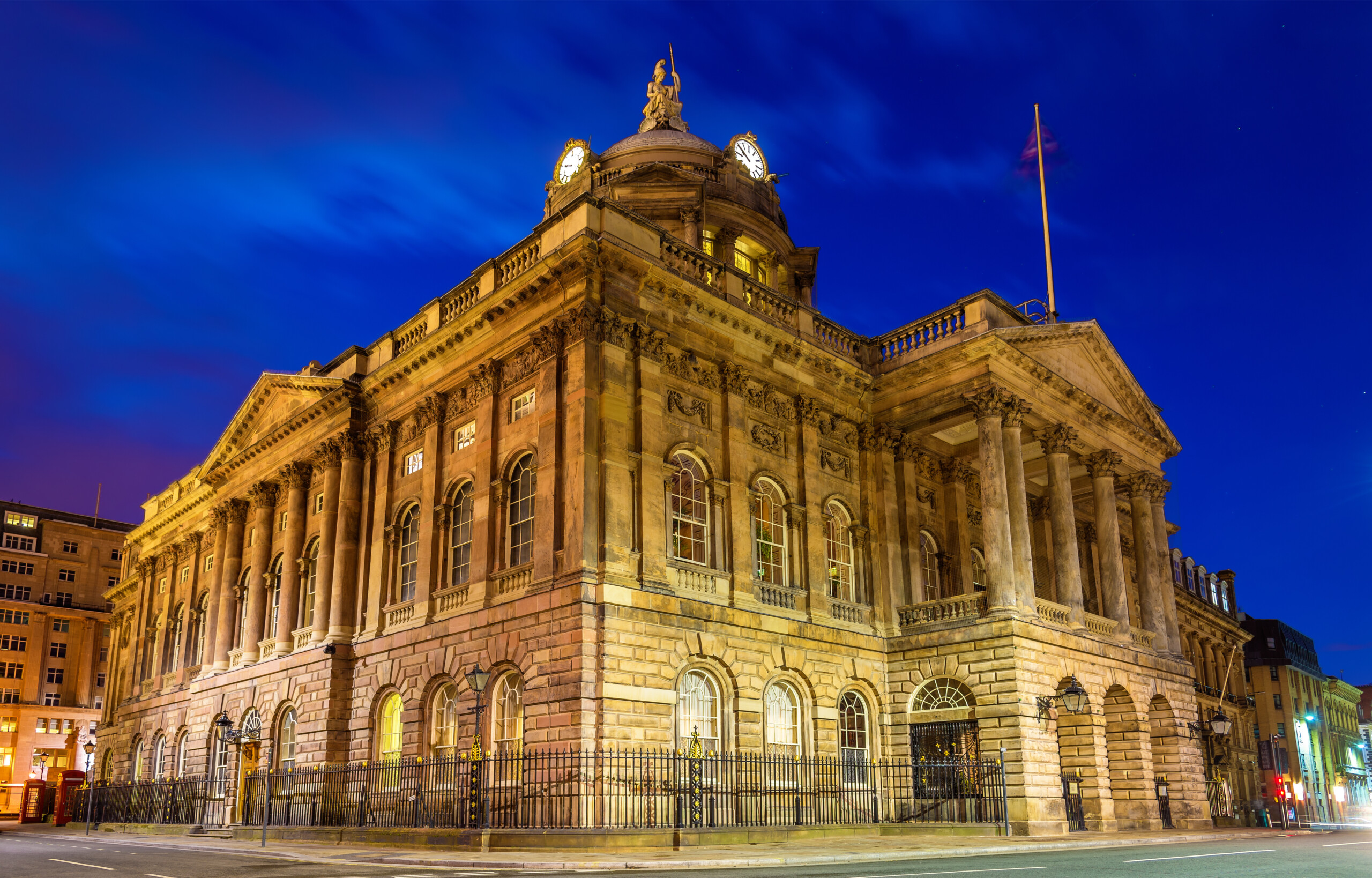 Liverpool town hall at night